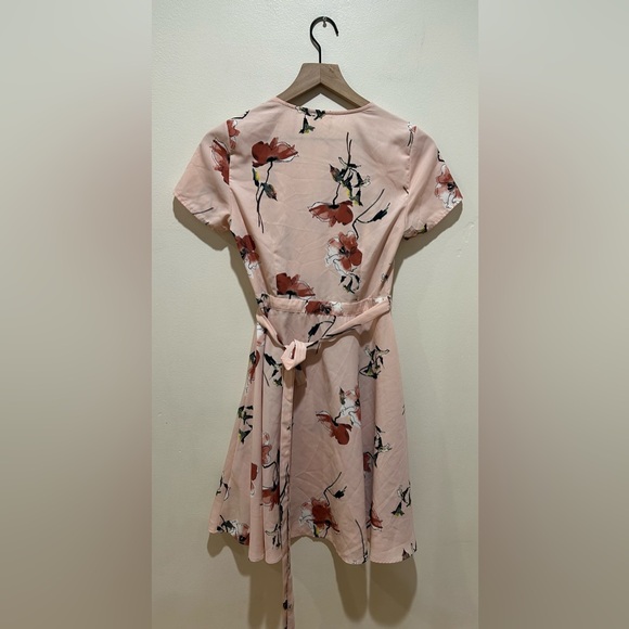 Sadie & Sage Pink Floral Wrap Mini Dress with Tie - Women’s Size Small - Picture 2 of 6